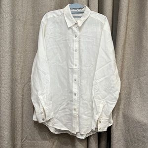 NIA WHITE LINEN OVERSIZED BLOUSE. Size S, side 1.5 inch slits.